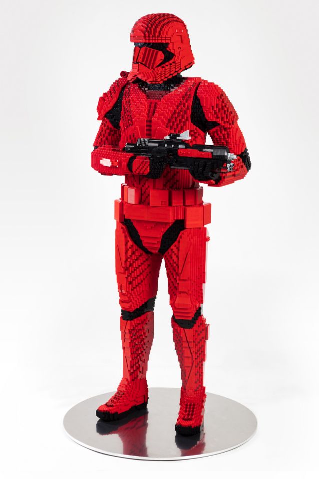 See The Life-size Sith Trooper At Comic-Con See The Life-size Sith Trooper At Comic-Con